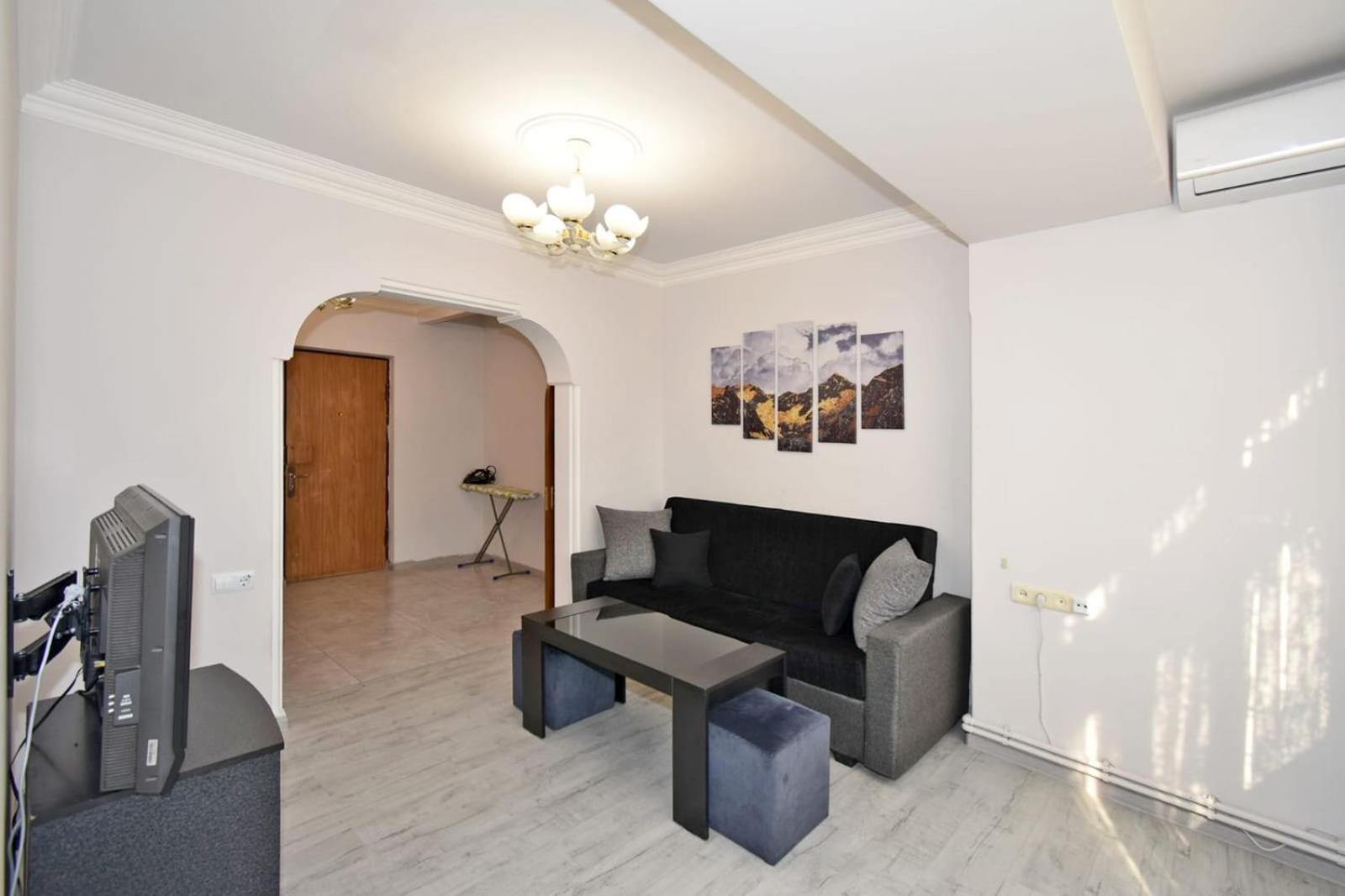 Luxury Spacious Apartment On Saryan Street.Centre Yerevan Ngoại thất bức ảnh